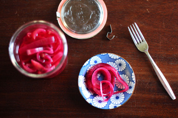2012_03_05-PickledRedOnions04